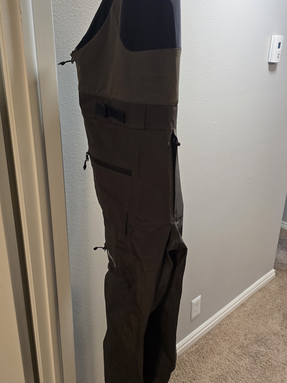 Ski Pants Mountain Hardwear Olive Green GORE-TEX Cargo Bib Pants ***Brand New*** - Picture 5 of 7